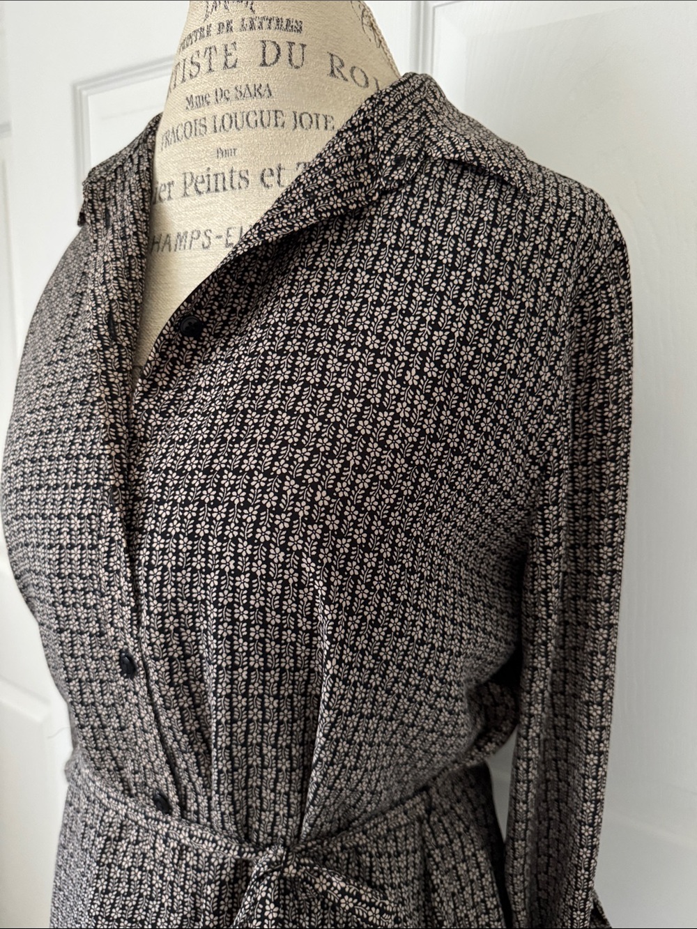 Loft brand Women’s Pattern Print Tie-Waist 3/4 sleeve Dress. EUC. Size Medium